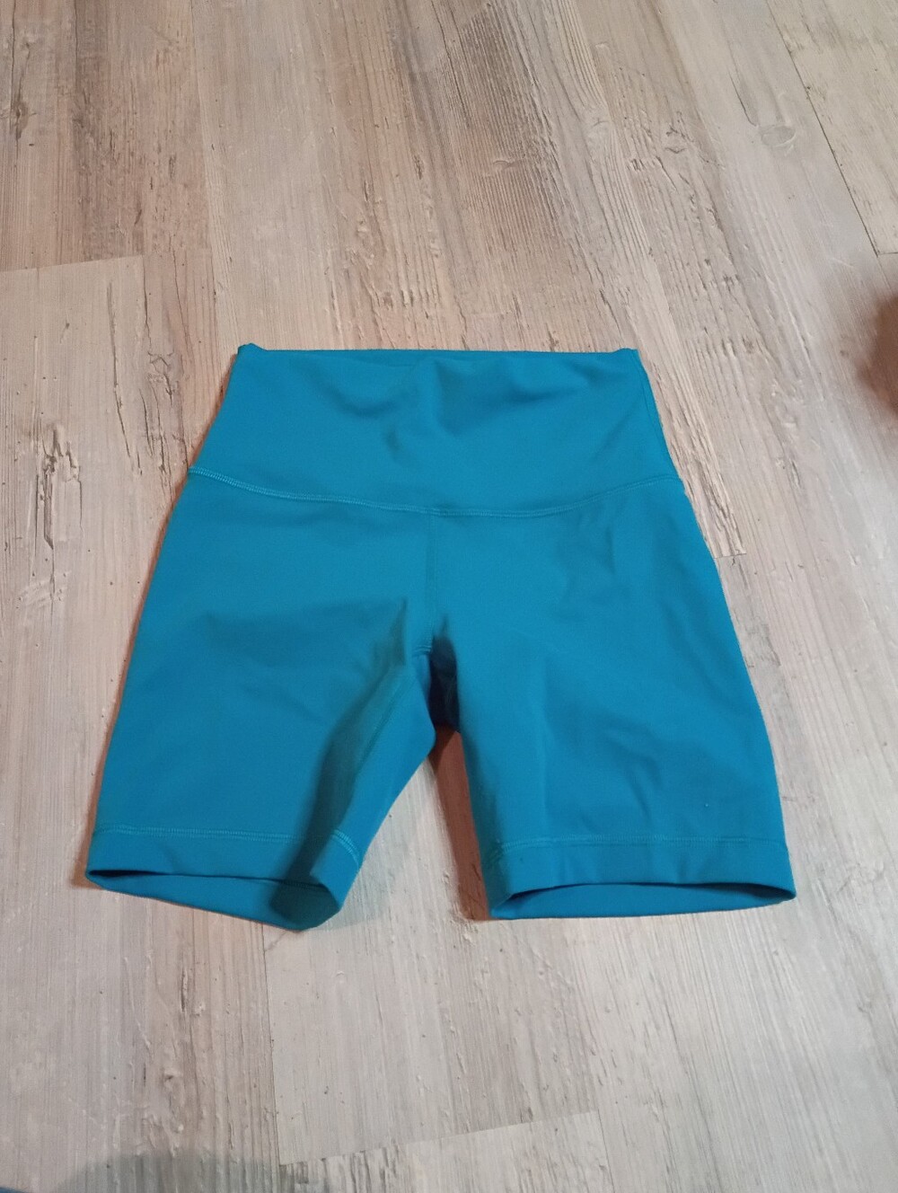 Lululemon - Picture 2 of 5